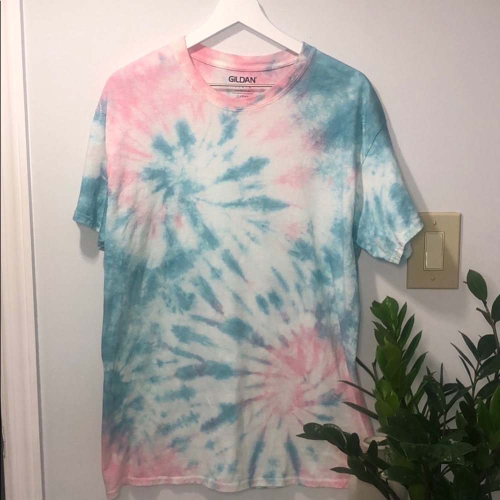 Gildan Adult Custom-Made CrewNeck T-Shirt